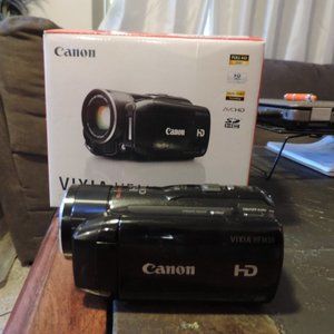 CANON VIXIA HFM30